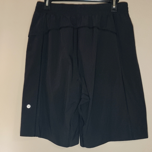 Lululemon Black T.H.E. Short Linerless 11" - Picture 3 of 8